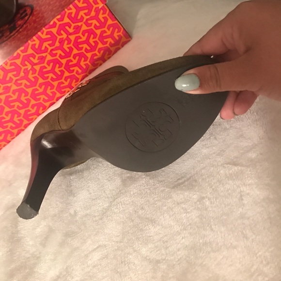 Tory butch olive mocha bootie - Picture 4 of 4